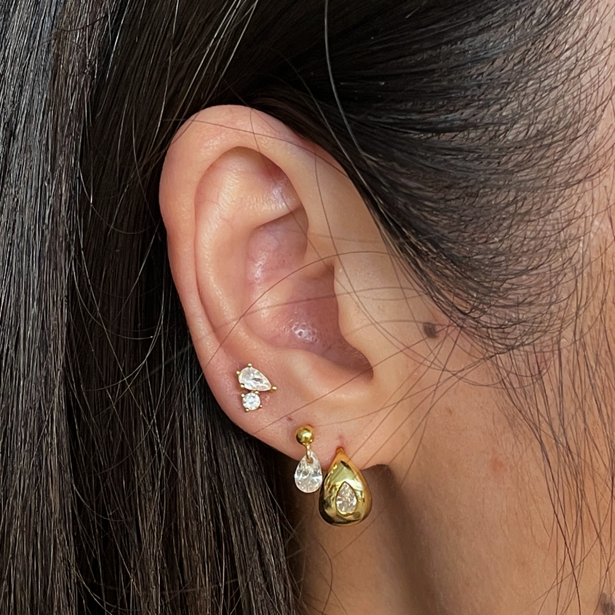 "Starlight Dew" Pear Shape Stone Yellow Dangling Drop Piercing Earring With Ball Back