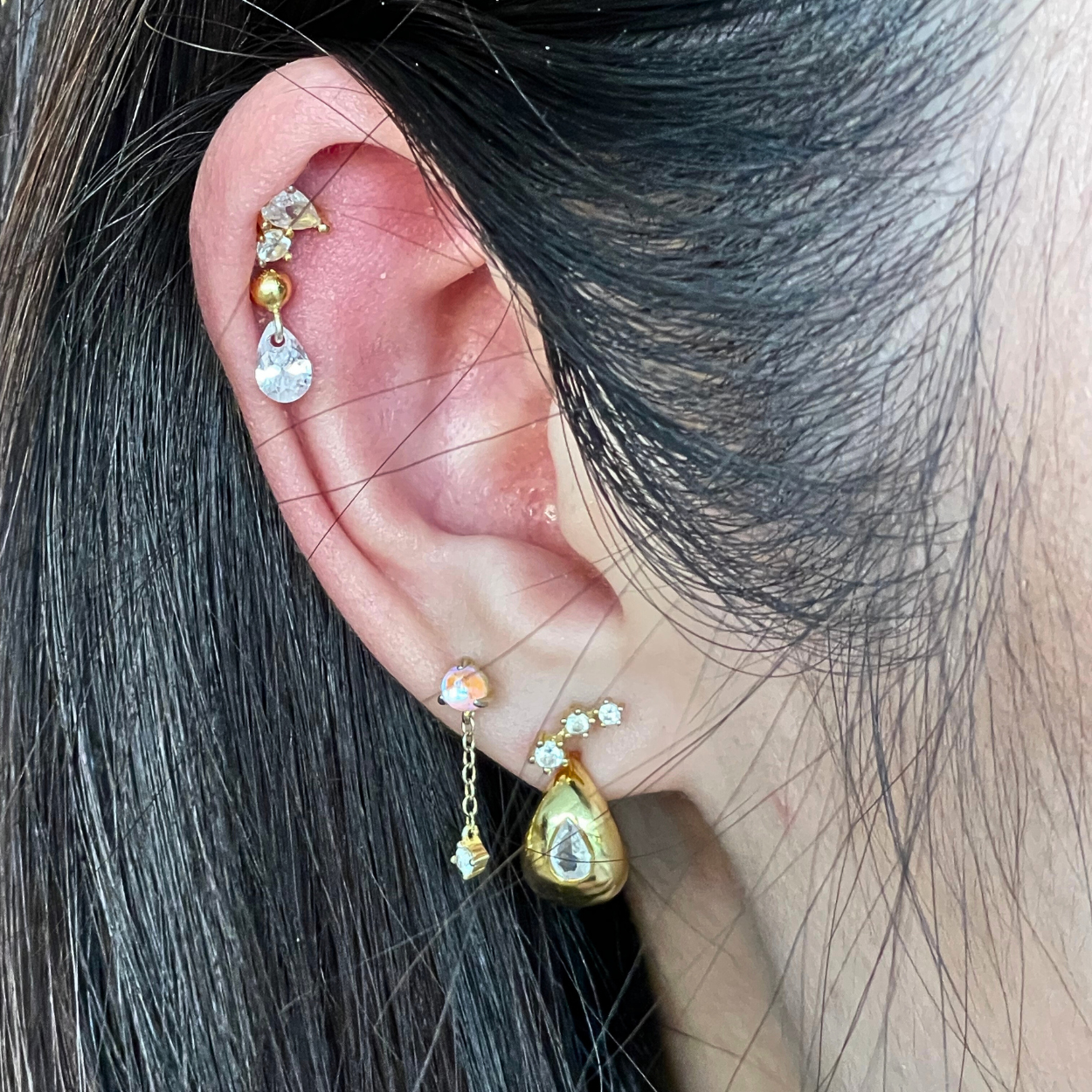 "Starlight Dew" Pear Shape Stone Yellow Dangling Drop Piercing Earring With Ball Back